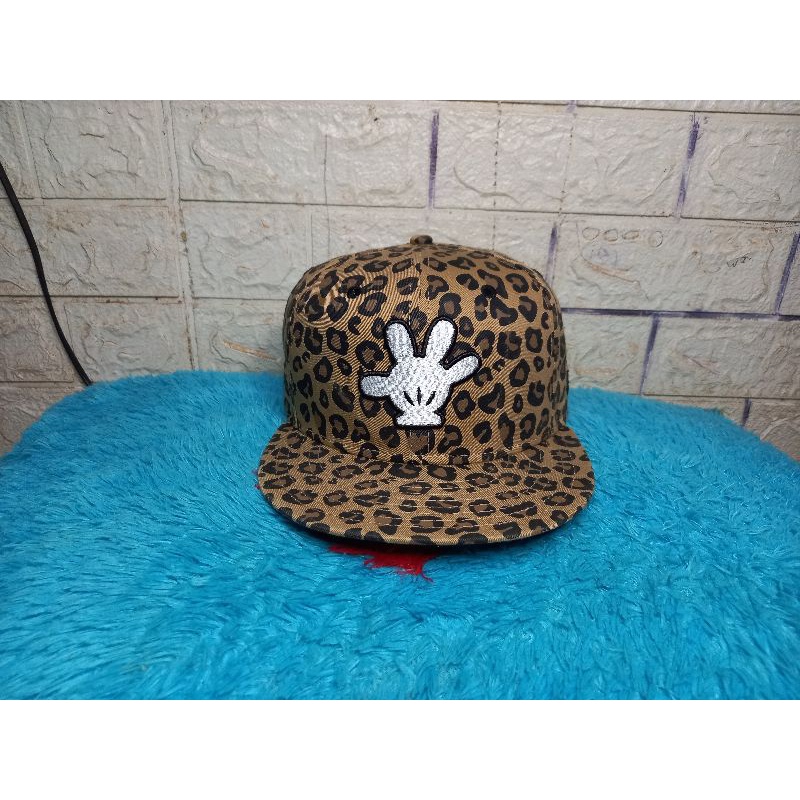 Topi New Era x Disney bordir tangan
