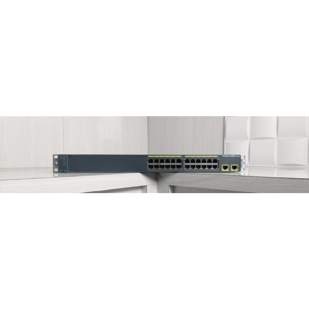 Switch Cisco 2960 series WS-C2960-24TT-L