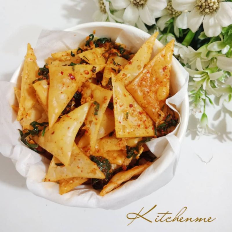 

KITCHENME Home Made – Keripik Pangsit Goreng – Spicy Daun Jeruk