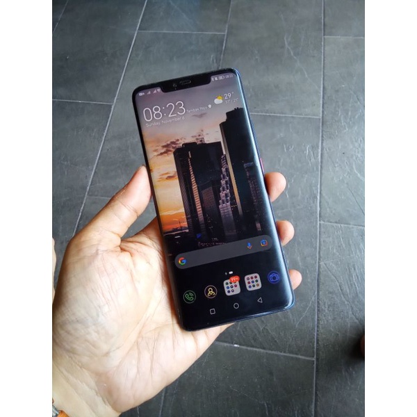 Huawei Mate 20 Pro minus layar bergaris