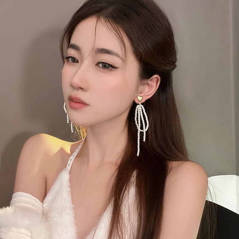 Anting Tusuk Gantung Panjang Silver 92 Wanita Desain Hati Rumbai Mutiara Gaya Musim Gugur / Dingin