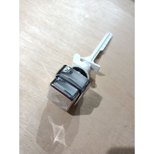 Tombol samping closet duduk - Pencetan samping kloset single flush