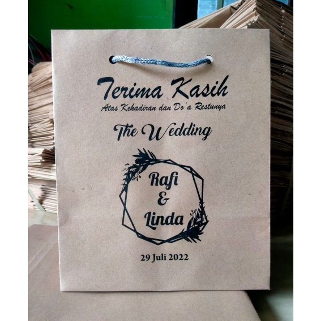 

PAPERBAG SABLON/ TAS SABLON 20*10*25 SUPER MURAH