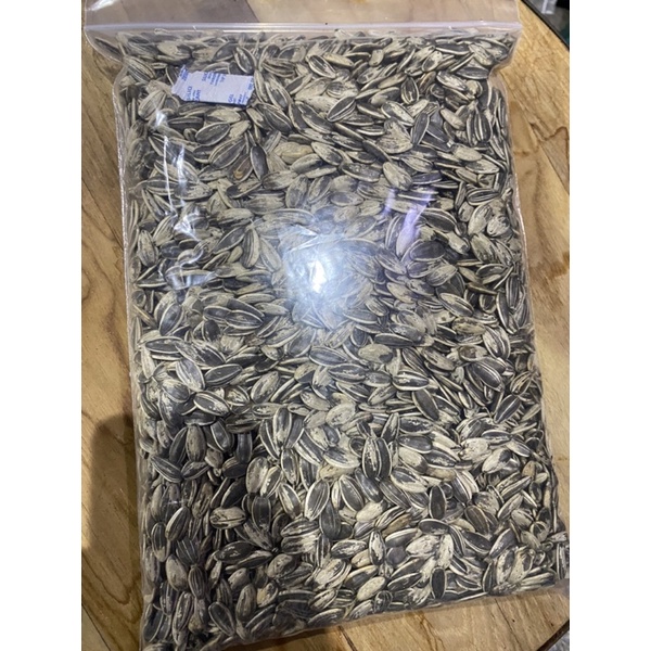 

KUACI BESAR 1KG SANGRAI KUACI JUMBO SANGRAI BIJI MATAHARI KUACI MATANG KUACI SANGRAI KUWACI SANGRAI KWACI SANGRA