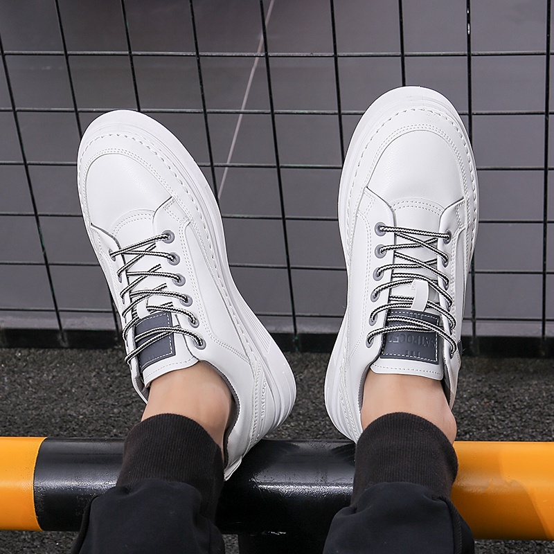 Highland Sepatu Pria Hitam Sneakers Kasual Sepatu Sekolah Cowok Running Trendy Kerja Kuliah MC419