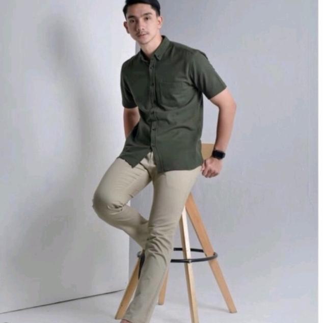 kemeja polos pria lengan pendek baju kemeja polos kemeja putih pria - Abu-abu, L