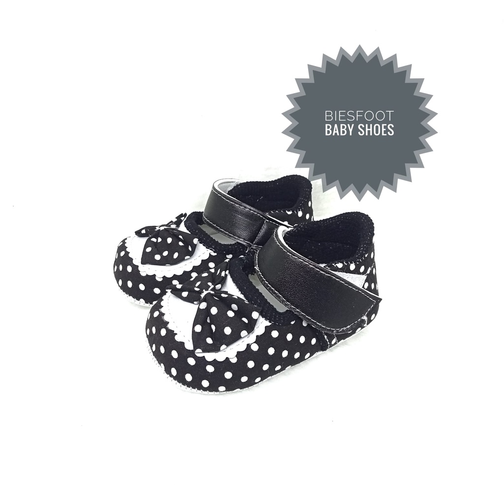 sepatu bayi perempuan