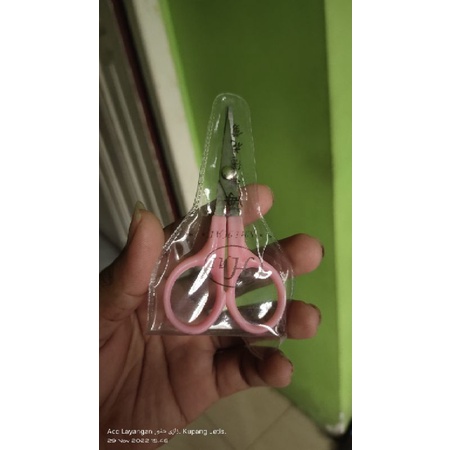 

Gunting bengkok Layangan