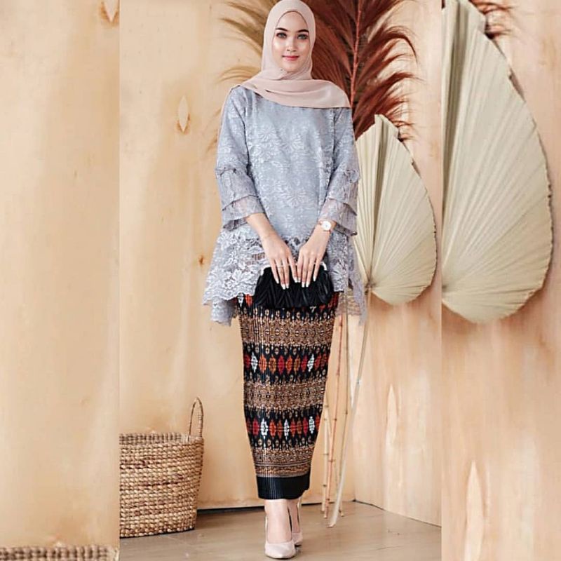 IndahKebaya | SETELAN KEBAYA BLOUSE WANITA JUMBO / KEBAYA WAKA WAKA RINJANI MODERN / KEBAYA WISUDA SERAGAM KONDANGAN / WARNA MOCCA MAROON GOLD NAVY SILVER HIJAU DUSTY