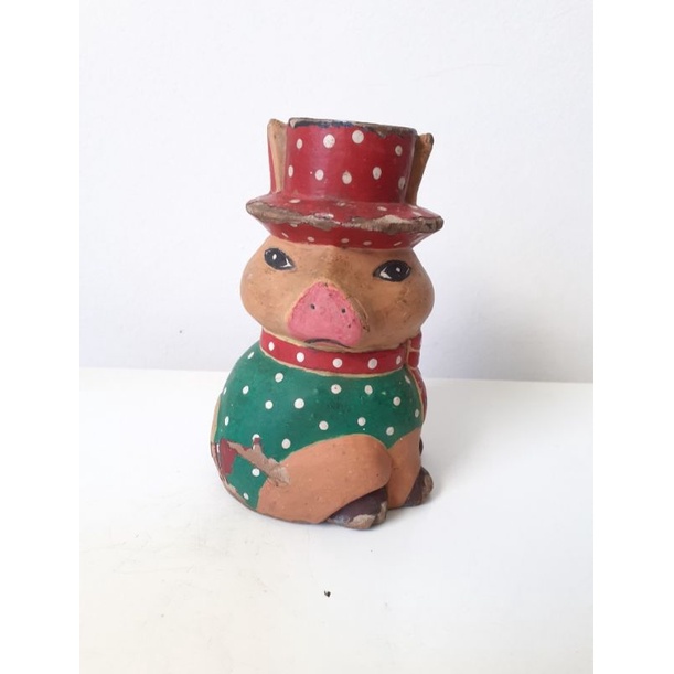 Patung kayu motif babi antik