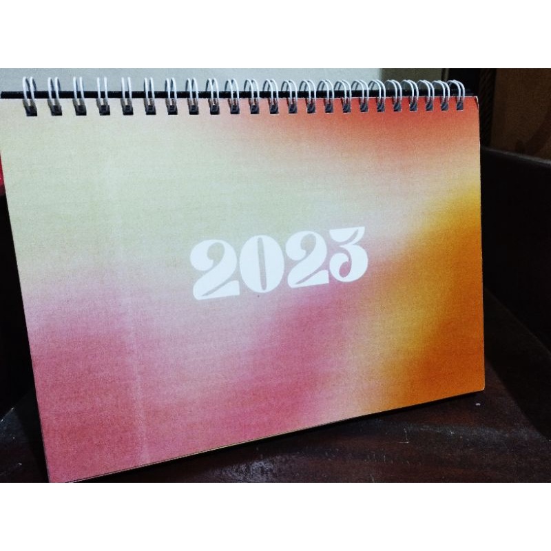 

Kalender DUDUK / MEJA TAHUN 2023 colorful aesthetic MASEHI