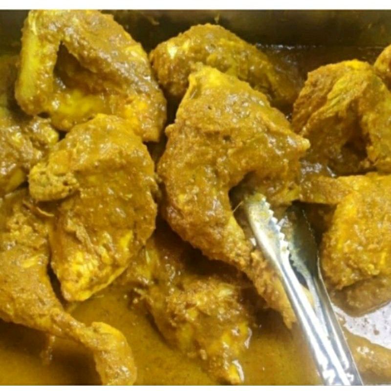 

Ayam Pejantan Ungkep Kuning 1 potong PAHA