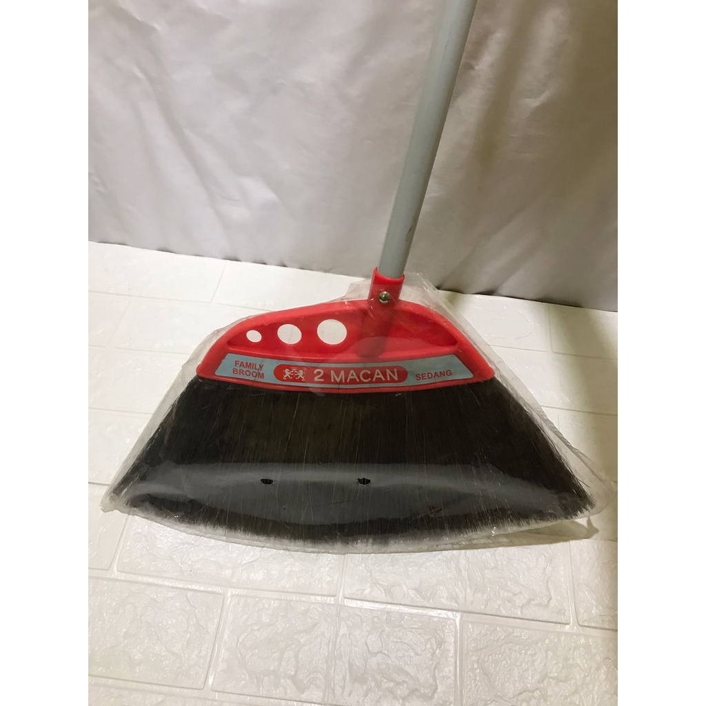 sapu kipas sedang 2 macan / sapu lantai / sapu ijuk