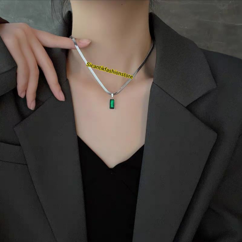 KALUNG TITANIUM WANITA PIPIH LIONTIN BATU HIJAU TRENDING ASLI TITANIUM ANTI KARAT SELAMANYA KALUNG WANITA KOREA VIRAL PERHIASAN WANITA TERBARU TERLARIS ANTI KARAT SELAMANYA VINTAGE TRENDING LAPIS EMAS 18K PERHIASAN WANITA