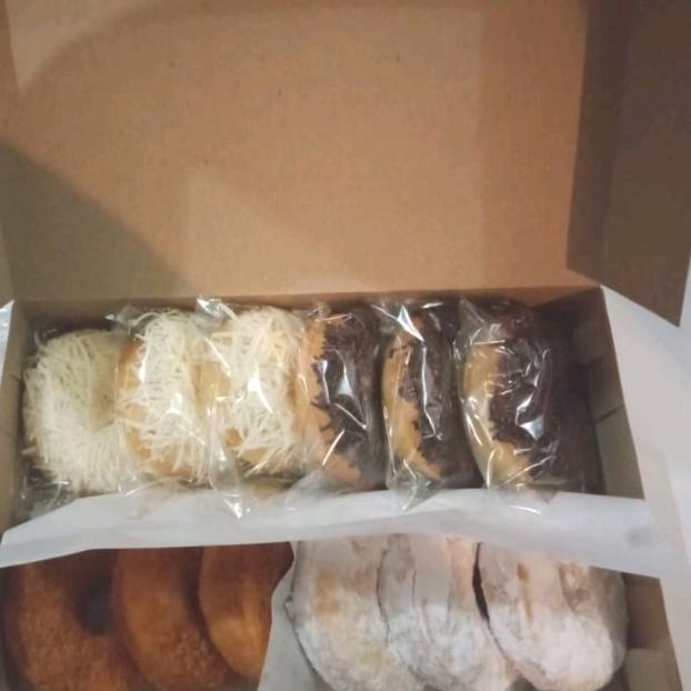 

box donat/ box gift polos isi 1/2 lusin donat per pack isi 35 box - coklt lamnasi30