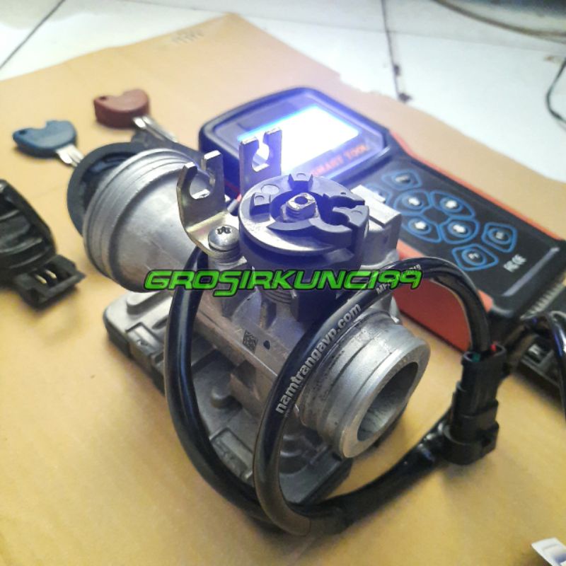 KUNCI VESPA . PROGRAM KUNCI VESPA MATIC HILANG SEMUA ATAU TINGGAL BIRU SAJA . KUNCI VESPA MATIC . KUNCI VESPA IMMOBILIZER . KUNCI VESPA TRANSPONDER CIPS . KUNCI VESPA CIPS