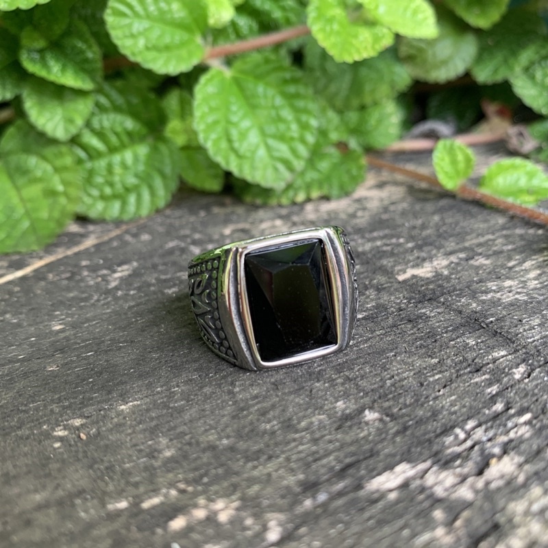 Cincin Pria Batu Hitam Pekat Cutting Hight Quality Ring Titanium Motif Retro