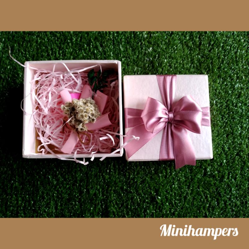 

Paket kotak kado kecil logam mulia/box mini lm,hampers, hadiah ,souvenir