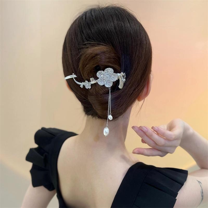 Jepit Rambut Bentuk Bunga Kupu-Kupu Aksen Mutiara Berlian Imitasi Bahan metal Gaya Korea butterfly