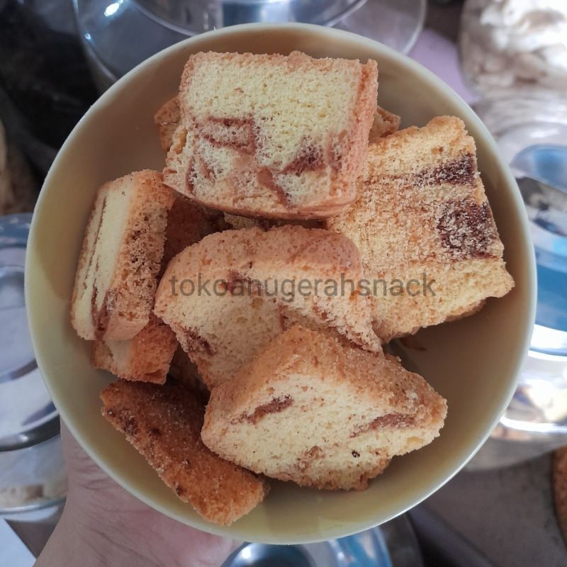 

BOLU KERING 250Gr | BOLU KERING MAGELANG | BOLU KERING MARMER | TOKO ANUGERAH SNACK