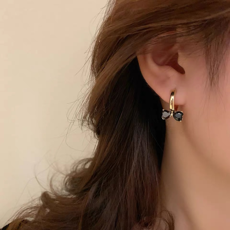 Anting Bahan 925 Silver Needle Desain Pita Hitam Untuk Wanita