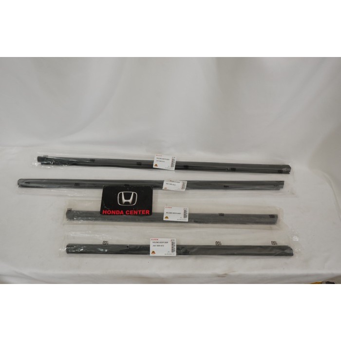 Komponen Mobil Pelipit Karet Kaca Luar Honda Jazz 2009-2013 Depan Belakang Kiri Kanan