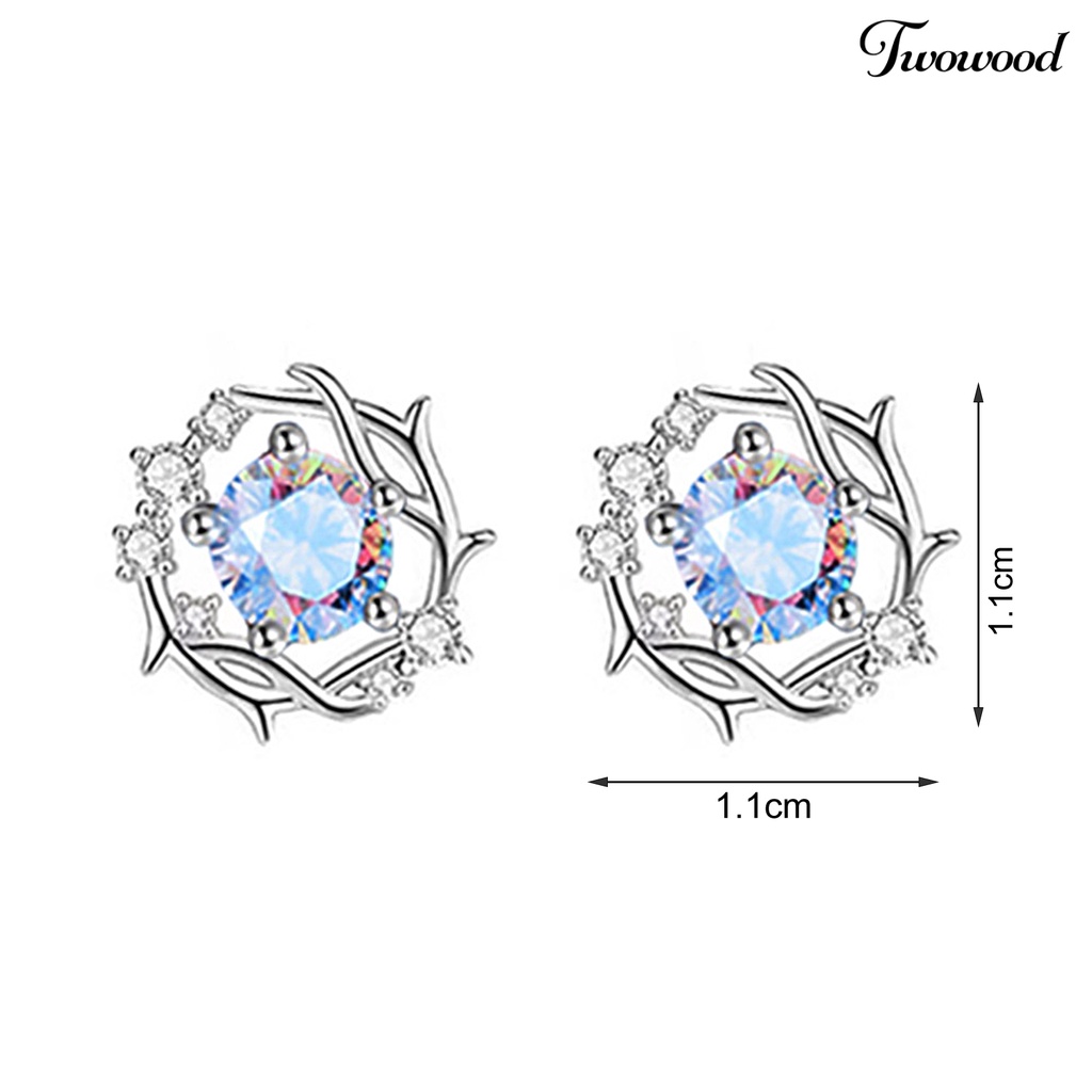 1 Pasang Anting Stud Desain Snowflake Aksen Batu Berlian Imitasi Hypoallergenic Untuk Wanita