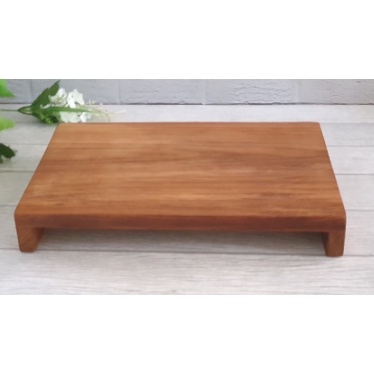 talenan kayu besar dan tebal