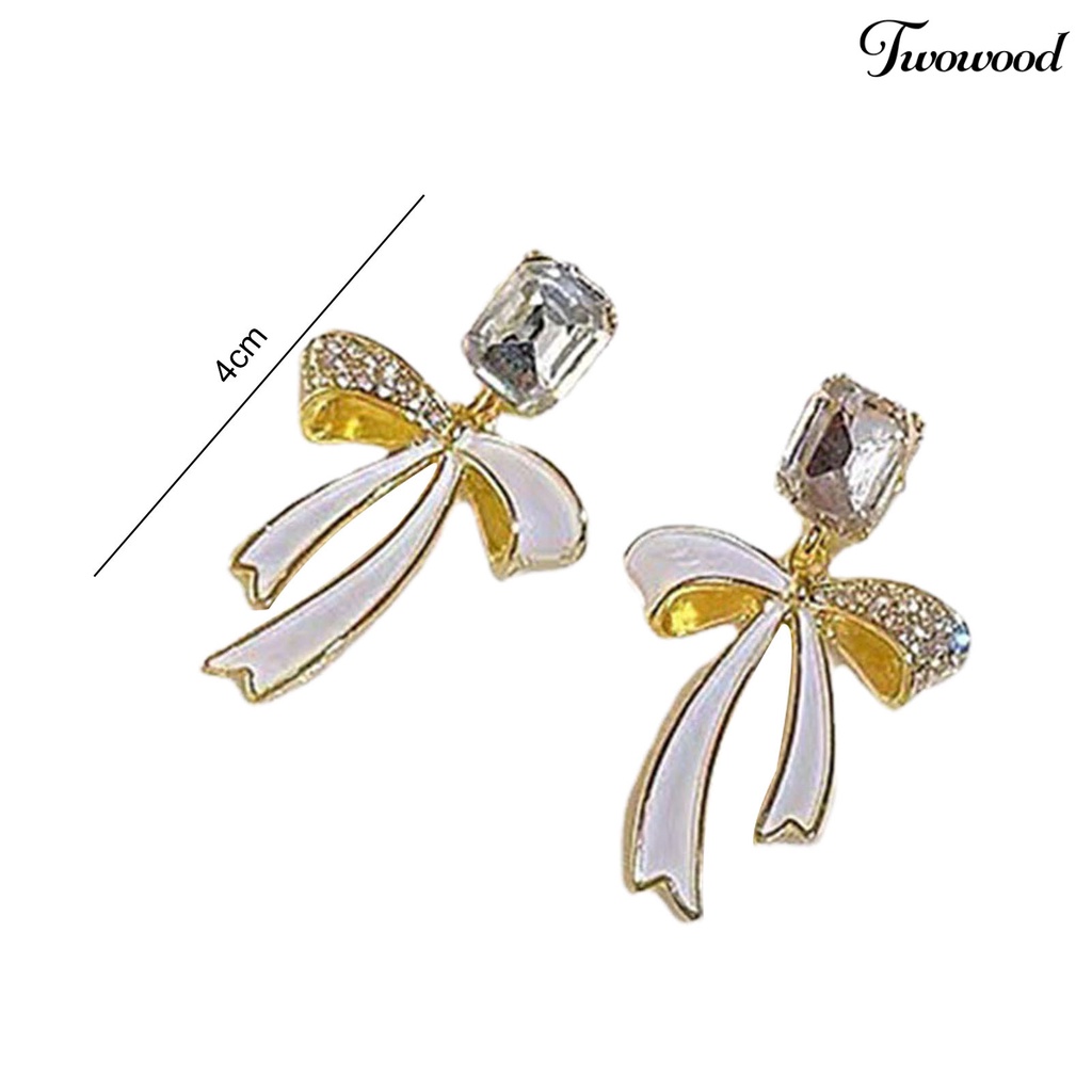 1 Pasang Anting Stud Desain Pita Geometris Aksen Berlian Imitasi Berkilau Untuk Wanita