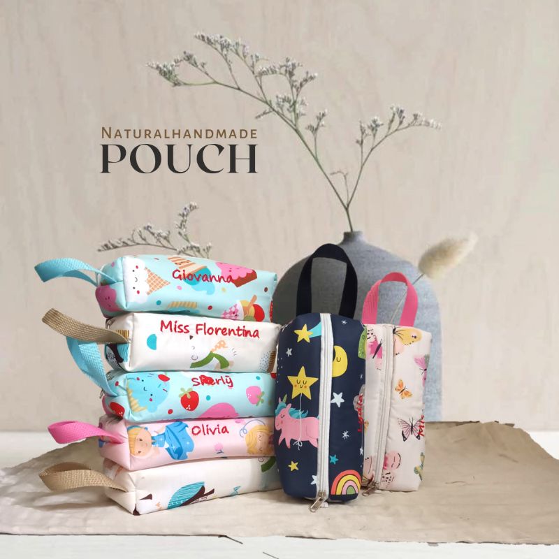 

Pouch Tempat Pensil Souvenir Kenaikan Kelas Ulang Tahun Custom Simpel