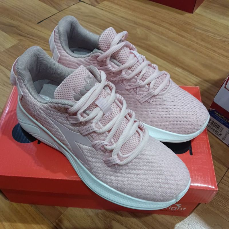 sepatu Diadora Evo (F)
