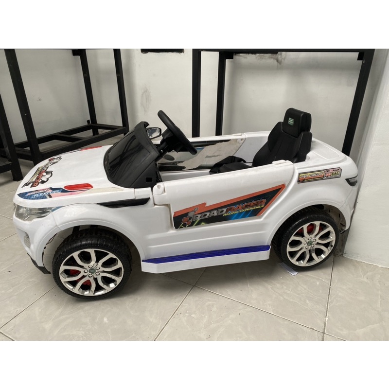 MOBIL AKI RICE CAR PUTIH ANAK PRELOVED LIKE NEW TERAWAT LENGKAP DG REMOTE & CHARGER
