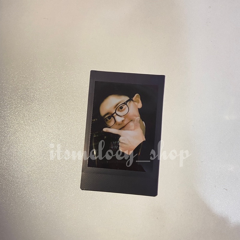 

Chanyeol Polaroid ORI