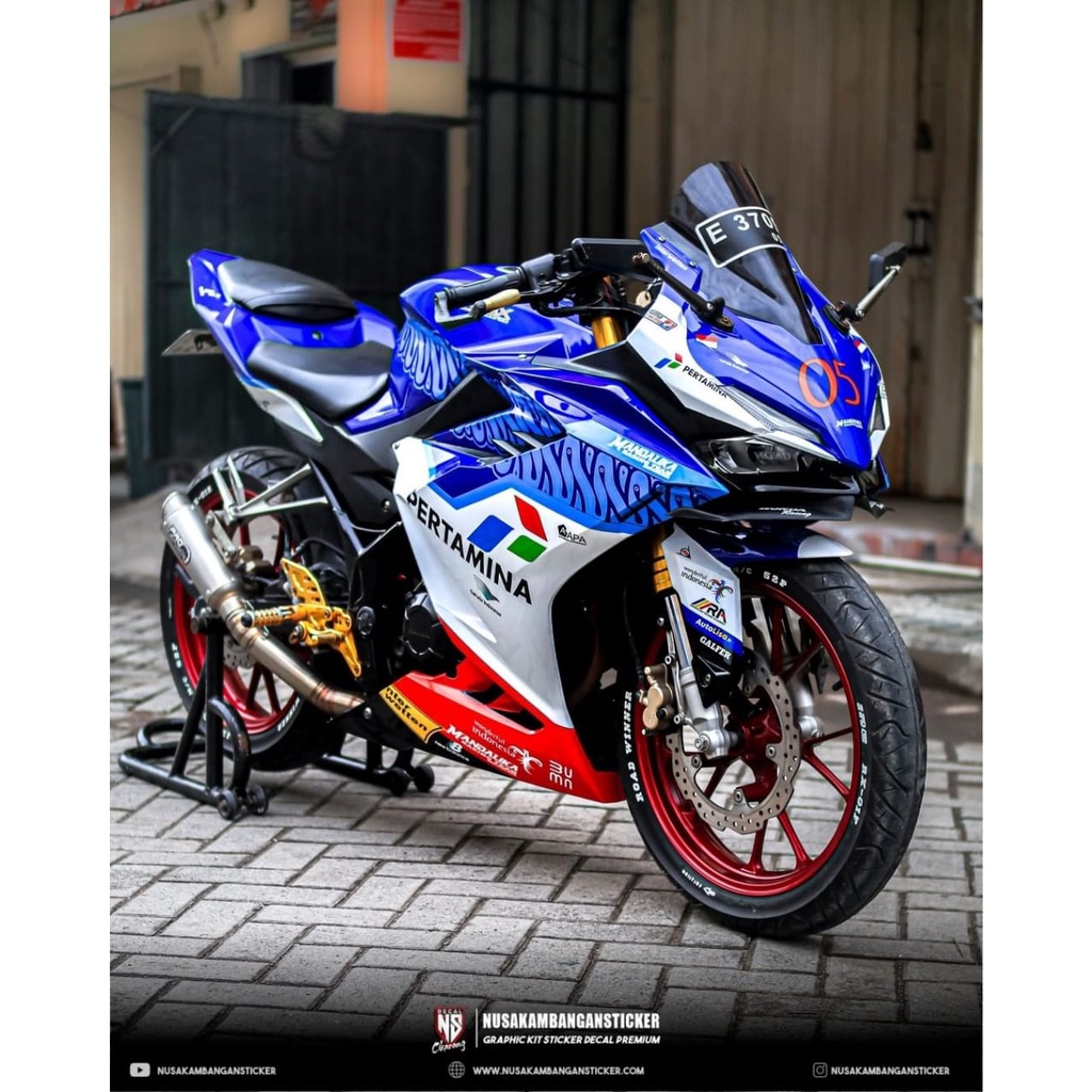 STIKER DECAL SEPEDA MOTOR HONDA CBR 150R ALL NEW FULL BODY MANDALIKA BIRU PUTIH GRAFIS RACING TEAM S