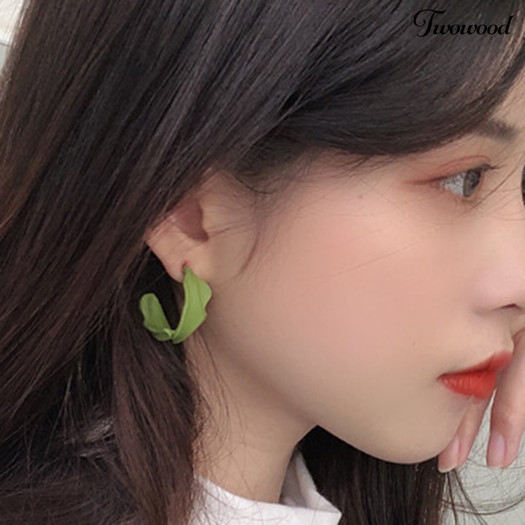 Anting Stud Bentuk C Warna Hijau Tahan Pudar Untuk Kencan