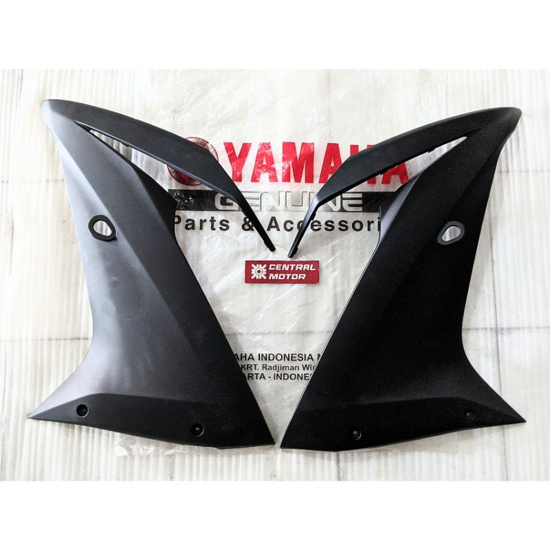 BODY SAYAP TEBENG FAIRING DEPAN HITAM DOFF DOF R15 V3 ORIGINAL YAMAHA GENUINE PARTS BK6-F835V-00-P1 