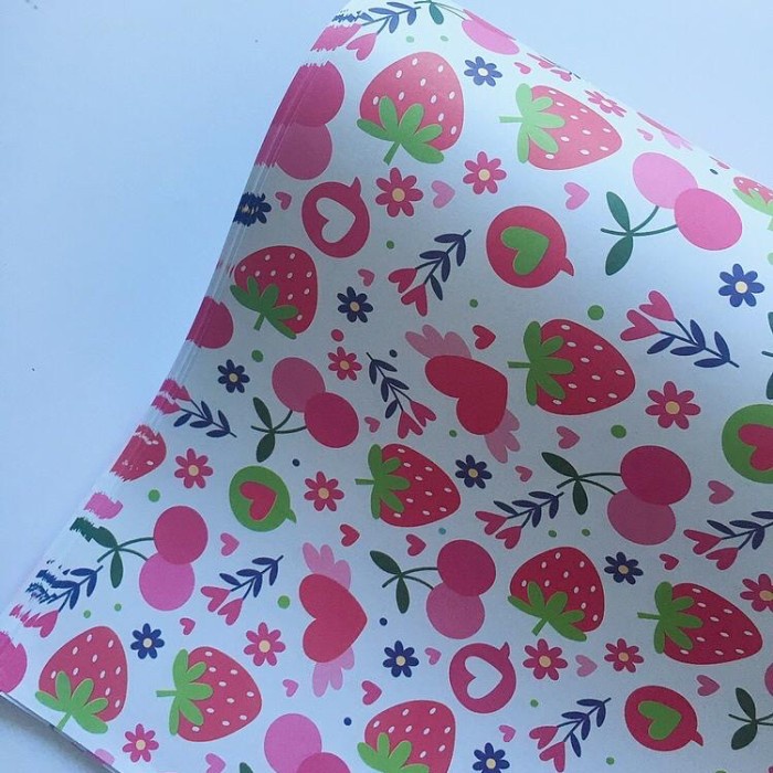 

Kertas Kado Strawberry Gift
