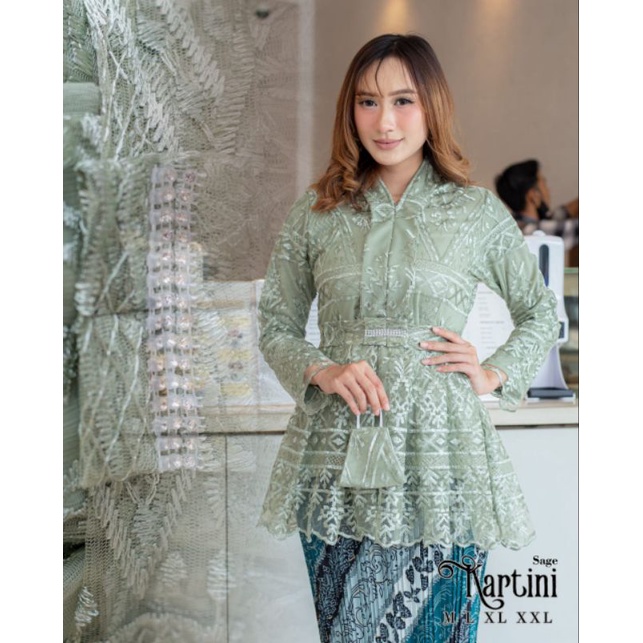 STELAN BLOUSE KEBAYA KARTINI TILLE NON GLITER BUSUI FRENDLY| SET KEBAYA BRUKAT| KEBAYA PESTA| KEBAYA| SET KEBAYA KONDANGAN| STELAN BLOUSE WANITA| SET KEBAYA WISUDA| BAJU OUTFIT WANITA| KEBAYA FAVORITE