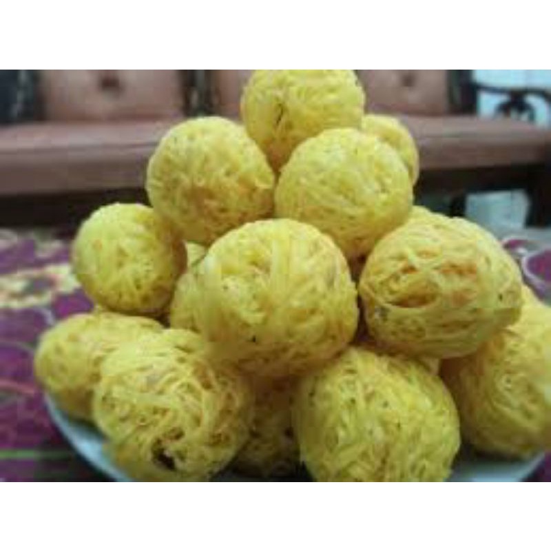 

Kue Kacimuih Kuning/ Kue Sarang Balam Kuning Bulat