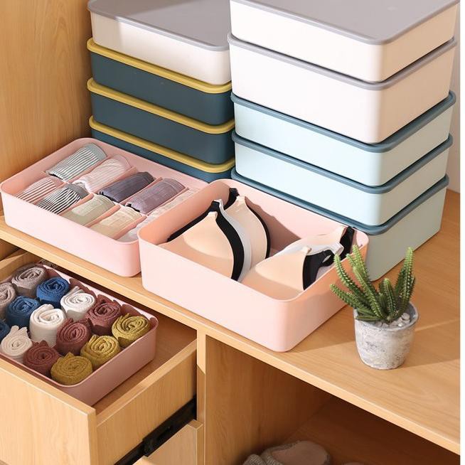 (clashop)Storage Box Penyimpanan Pakaian Dalam Lemari Sekat Laci SD Kaos Kaki Kotak Organizer Box Tempat Bra Multifungsi