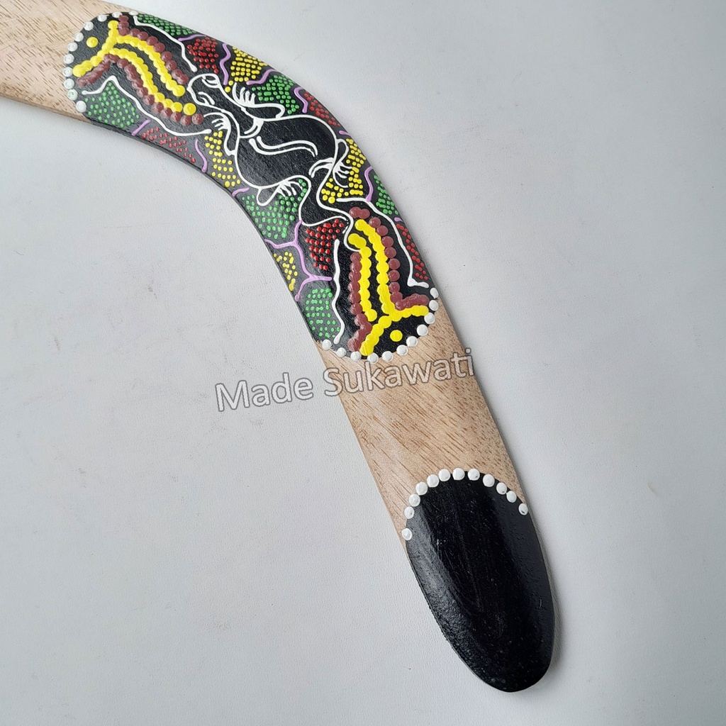 Bumerang boomerang kayu lukis tutul kerajinan tangan mainan