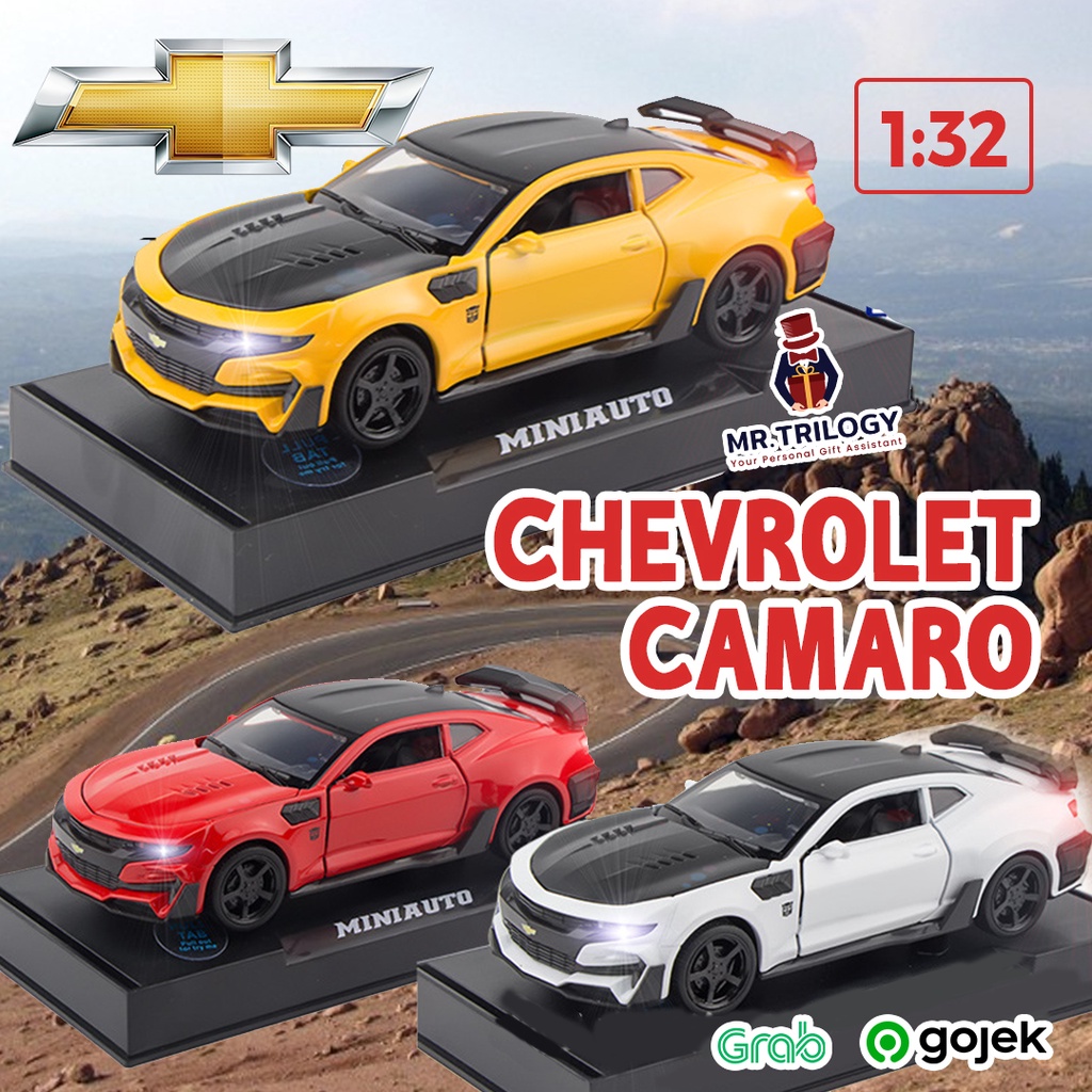 Diecast / miniatur mobil 1:32 Chevrolet Camaro Bumblebee, mobil mainan