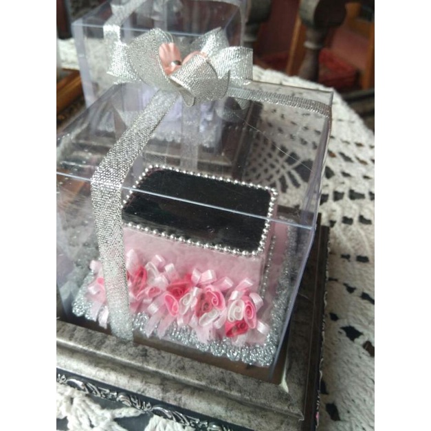 

kotak cincin/ logam mulia