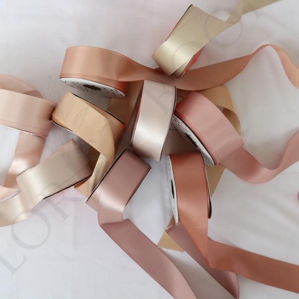 

Pita satin Double Face ±3.8cm - Satin - Ribbon - 835 Tan