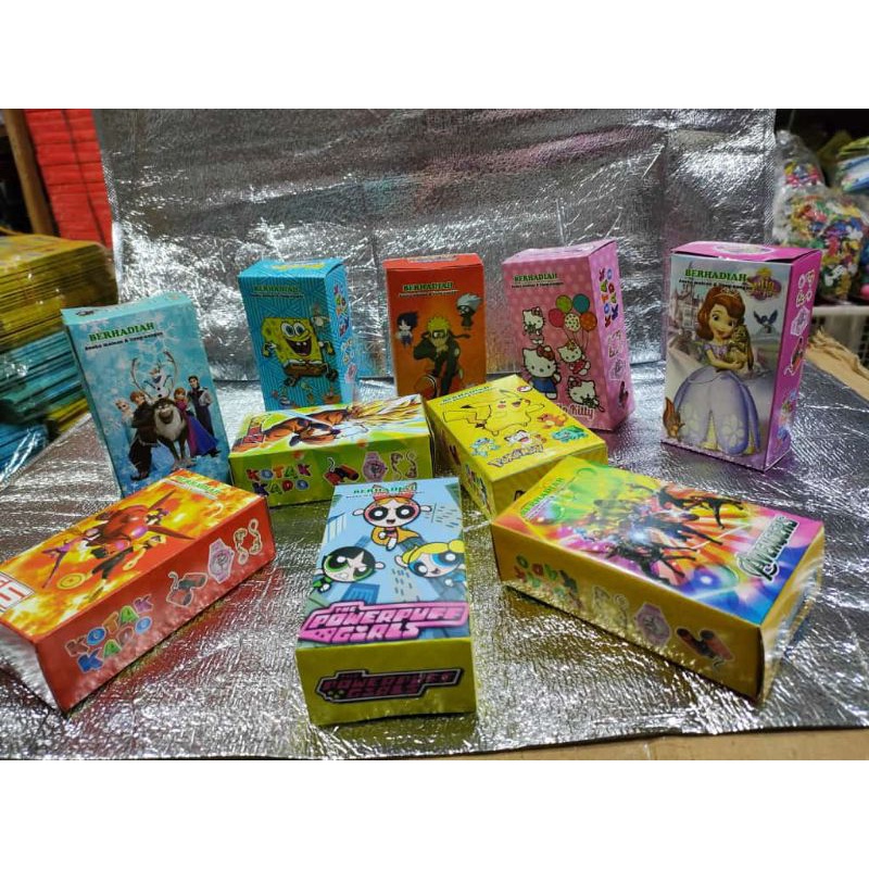 

kertas kotak kado besar bermotif gambar kartun animasi isi 1 bal