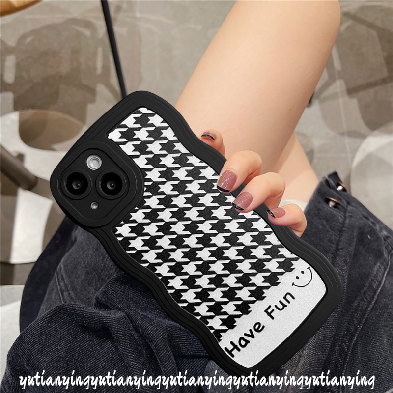 Case OPPO A17 A17 A15 A57 A95 A55 A12 A76 A16 A74 A5 A9 A16s A96 A5s A1k A35 A7 A16K A77s A54 A53 A3s A17K A72 A12E A52 Reno 87 6 Wavy Edge Houndstooth Pattern Smiley Lucu Soft Cover