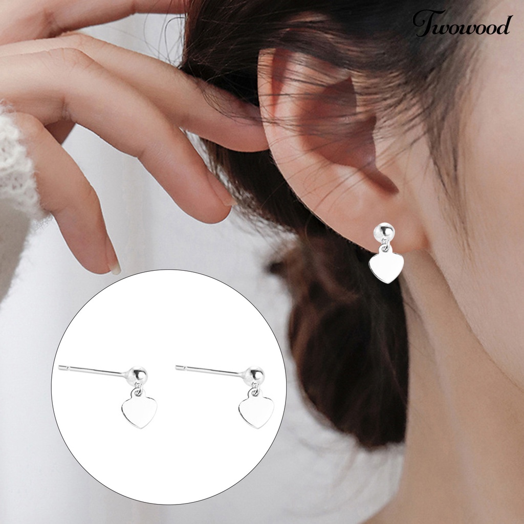 1 Pasang Anting Stud Anti Oksidasi Bentuk Hati