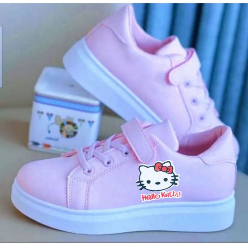Sepatu sneaker anak tali frepet motif gambar hello Kitty
