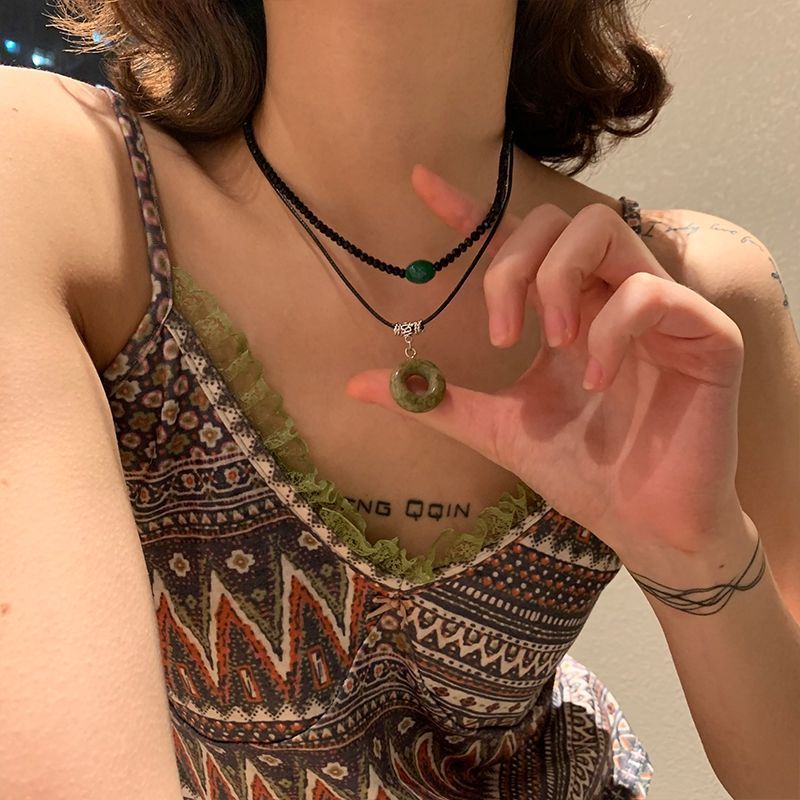 Kalung Rantai Klavikula Banyak Lapis Hias Manik-Manik Giok Hijau Gaya Retro Nasional Untuk Wanita