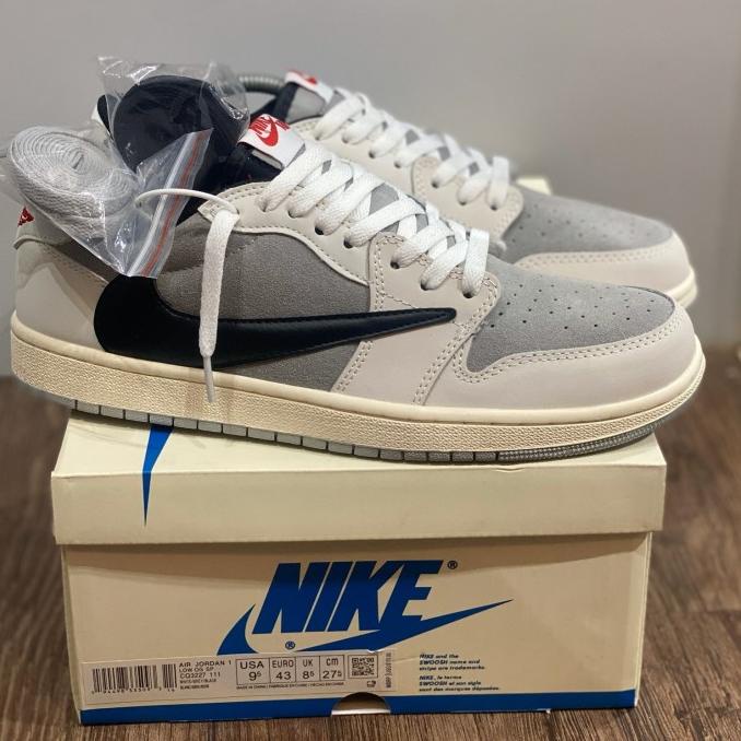 Sepatu Nike Air Jordan 1 Low X Travis Scott White Grey Black